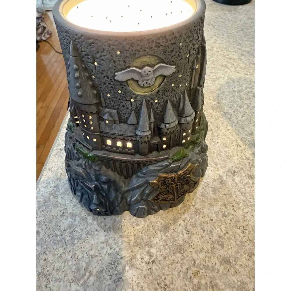 Scentsy Harry Potter Hogwarts Wax Warmer Wizarding World Tested Works w/ Box